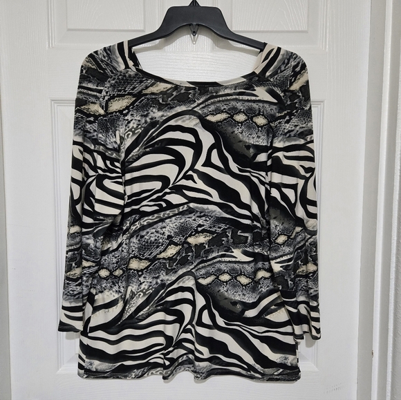 STRAZZI Animal Print Blouse Women's Size 1X Silky Lightweight 3/4 Sleeve - Picture 4 of 13